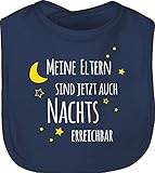 Shirtracer Baby Lätzchen - Sprüche - Meine Eltern sind jetzt auch Nachts erreichbar - Unisize - Navy Blau - geschenke zur geburt für jungen lustige babysachen spruch strampler babylätzchen