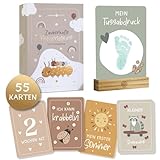 LEBENSKOMPASS Meilensteinkarten Baby - 55 Zauberhafte Monatskarten als Geschenk zur Babyparty mit schöner Geschenkverpackung - inkl. Kartenständer aus Holz
