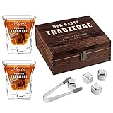 Maverton Whisky Steine Set - in Holzbox mit Gravur - 8 Eiswürfel + 2 Whisky Gläser + Zange + Samtbeutel - wiederverwendbar - aus Metall - Geschenk für Männer - Der Beste Trauzeuge