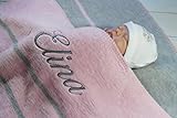 ★ Babydecke mit Namen und Datum Bestickt ★ Baumwolle ★ Baby Geschenke ★ (Hellrosa - Grau, 100 x 75 cm)